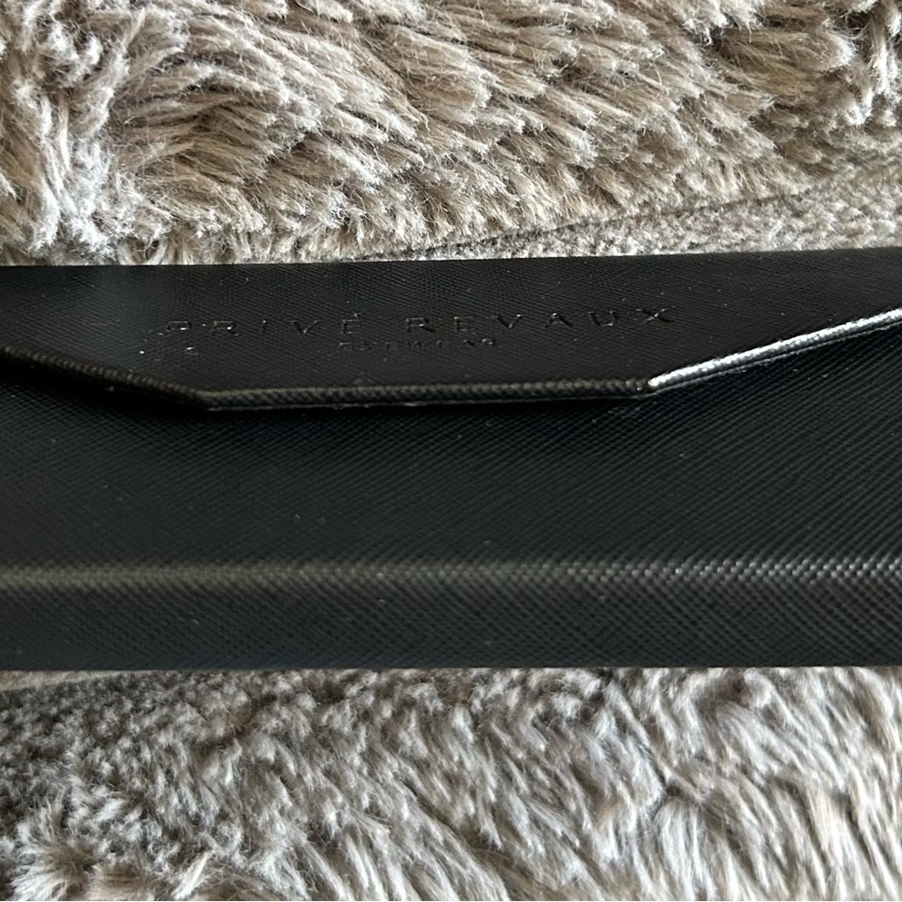 Prive Revaux Black Aviator Sunglasses with Foldable Case - Picture 5 of 7